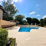 студио галерия - Galeria Apartment *