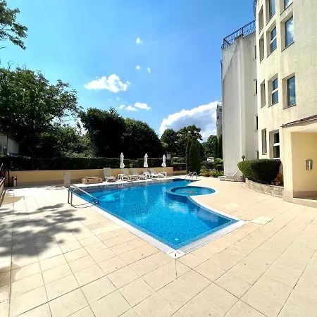 Apartment студио галерия - Galeria *